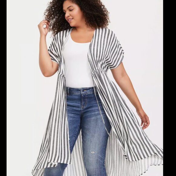 NWT cinch waist kimono‎ - Picture 2 of 8